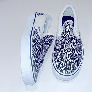 New unisex Vans  with reptile print